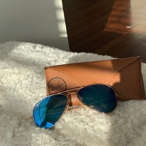 blue aviator ray bans